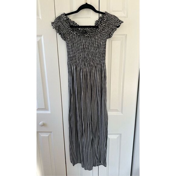 Bardot Cindy Gingham Black & White Off Shoulder Smocked MIDI dress - Picture 6 of 10